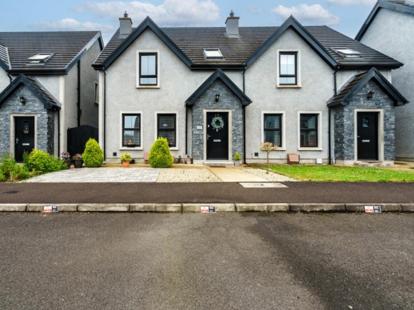 17 Berryhill Gardens, Artigarvan, Strabane, BT82 0FF