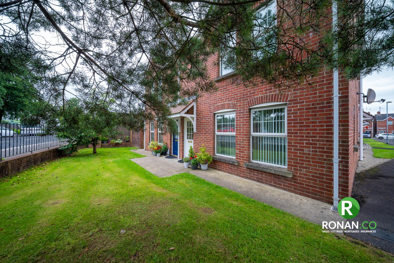 2 Abercorn Cottages, Main Street, Strabane, BT82 8FB