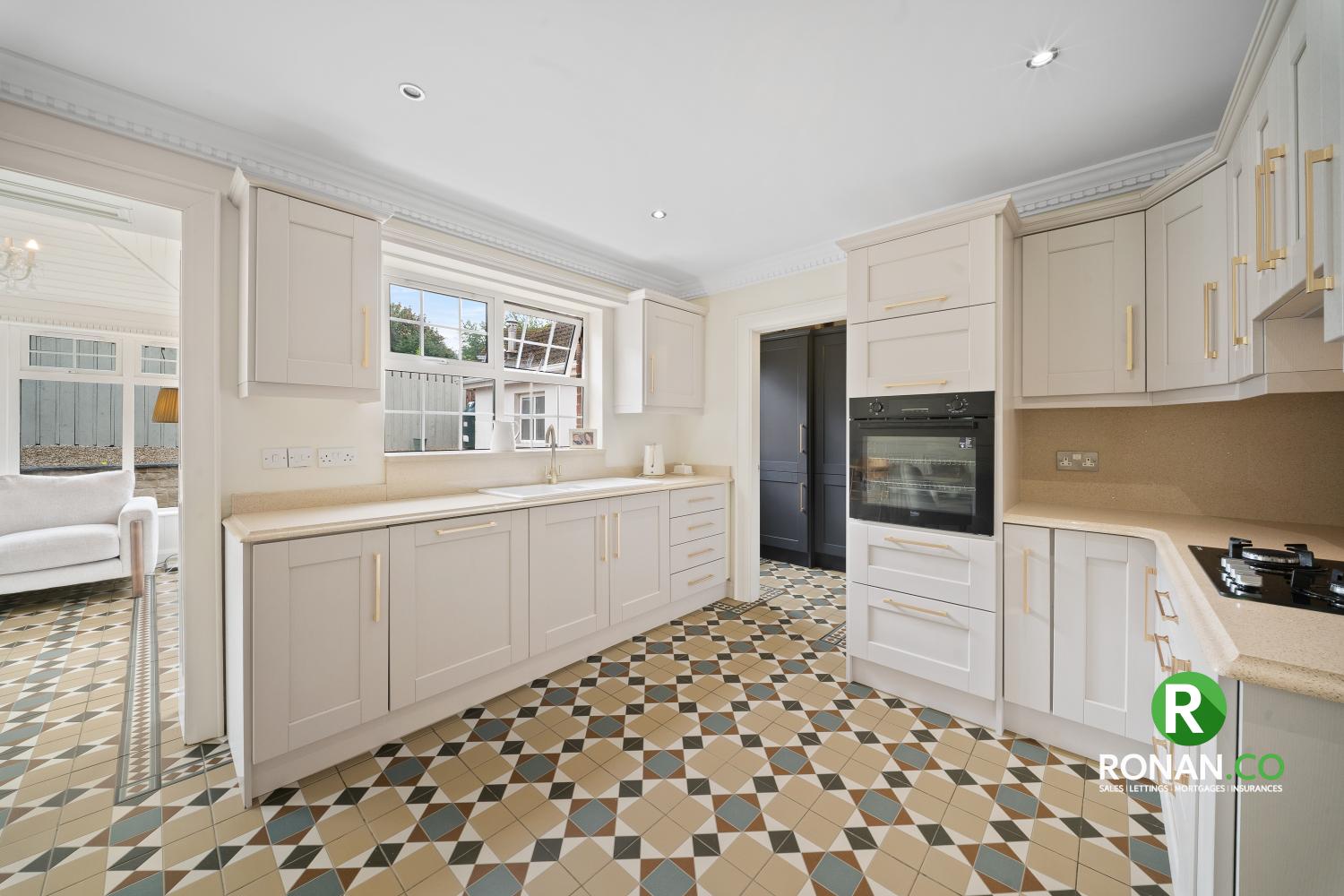 28 Tulacorr Gardens, Strabane, BT82 8RB
