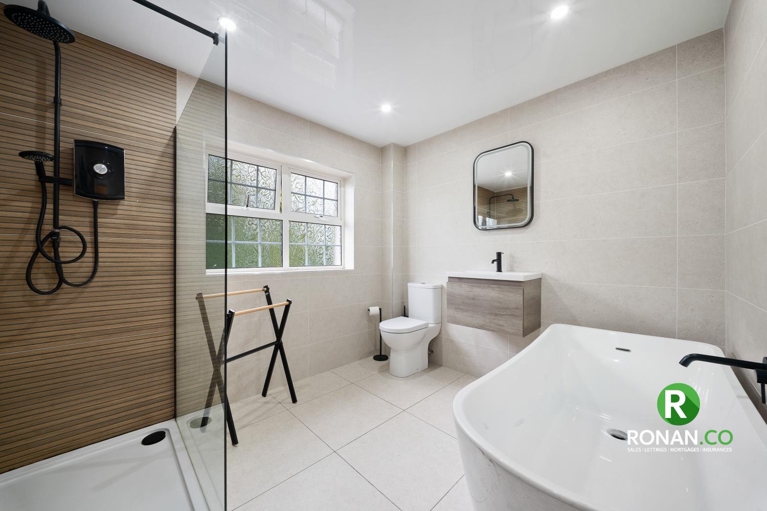 28 Tulacorr Gardens, Strabane, BT82 8RB